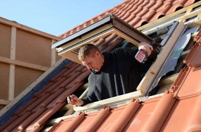 Pose de fenêtres de toit Velux au Fied
